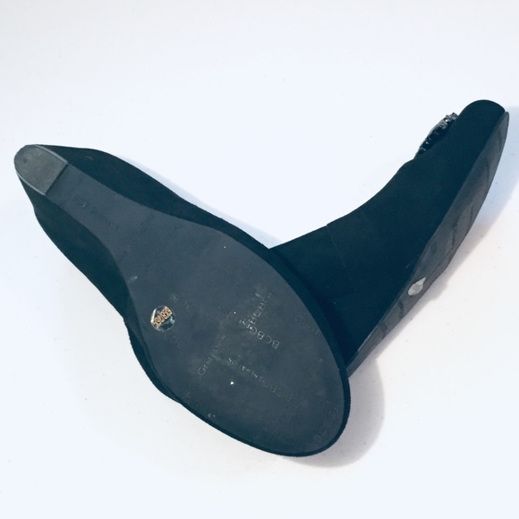 EUC Beyond Beautiful BCBGeneration Bedazzled Black Suede Wedges - Picture 9 of 9